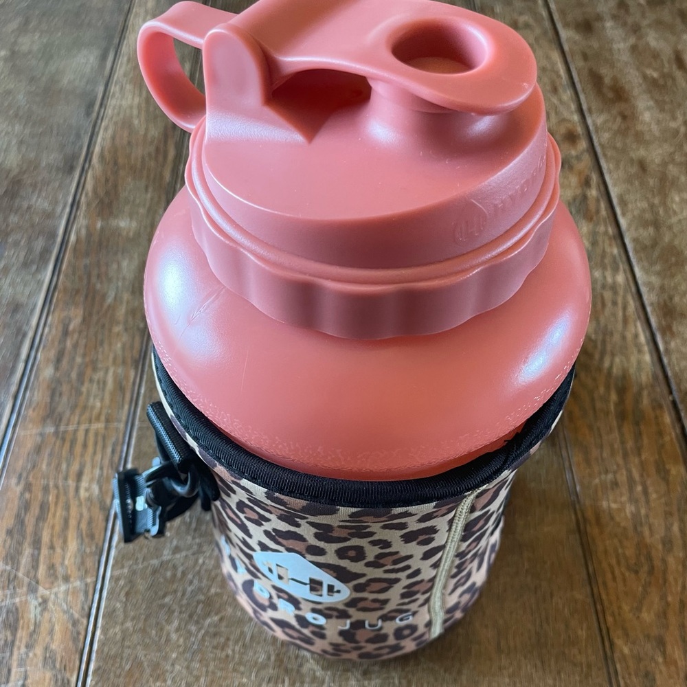 Hydro Jug w/ Straw and Leopard Caddy
